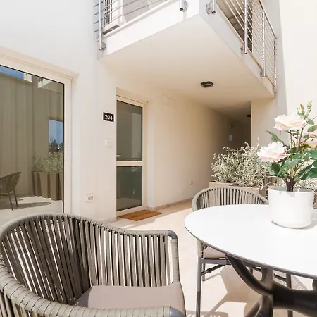 Apartment Domus Lauri Garden Palace Ii